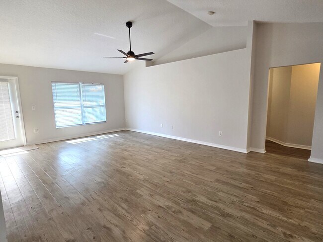 Building Photo - 116 Drake Way