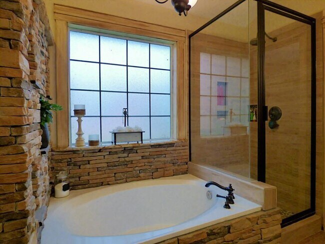 Building Photo - 20726 Redbud Trail