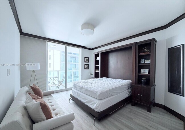 Building Photo - 3201 NE 183rd St