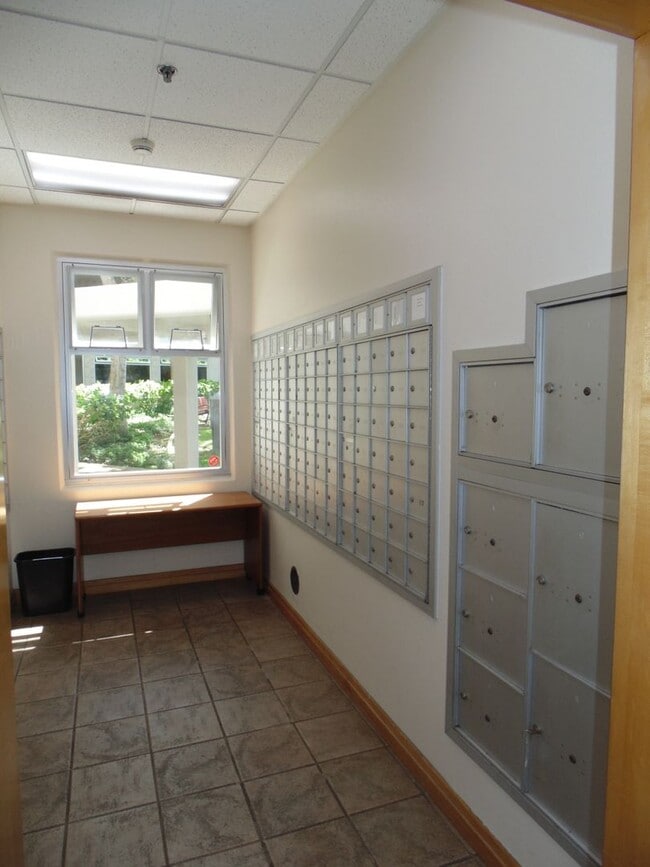 Building Photo - Newly renovated 1 bedroom, 1 bath, 1 parking in Makiki!