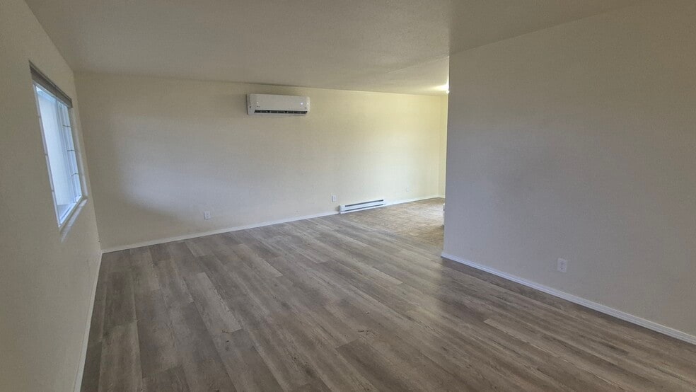 Building Photo - 8951 Tinker Loop