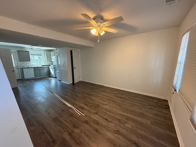 Building Photo - 1706 Fawn Vista Dr N