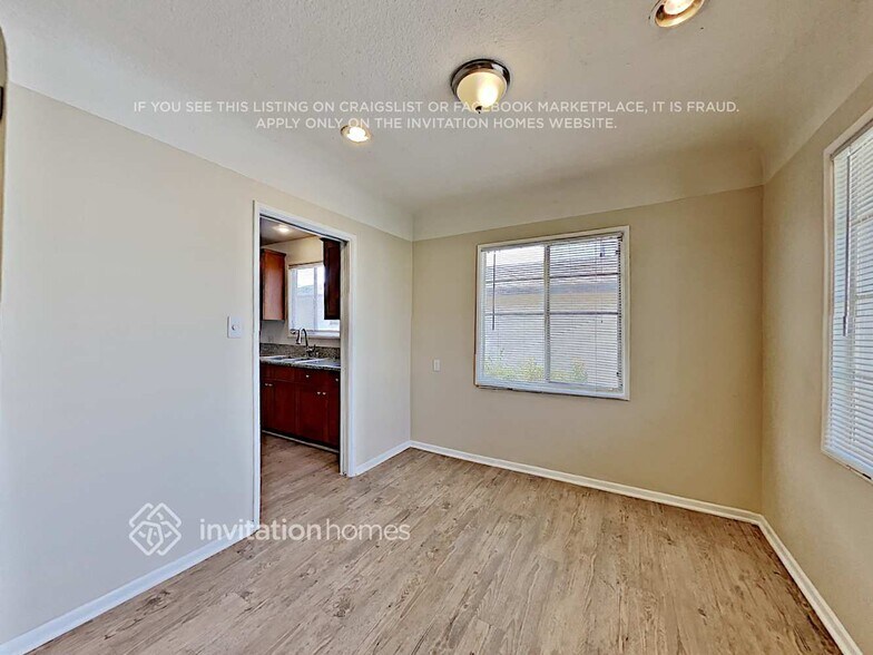 Building Photo - 1235 Oakhurst Dr