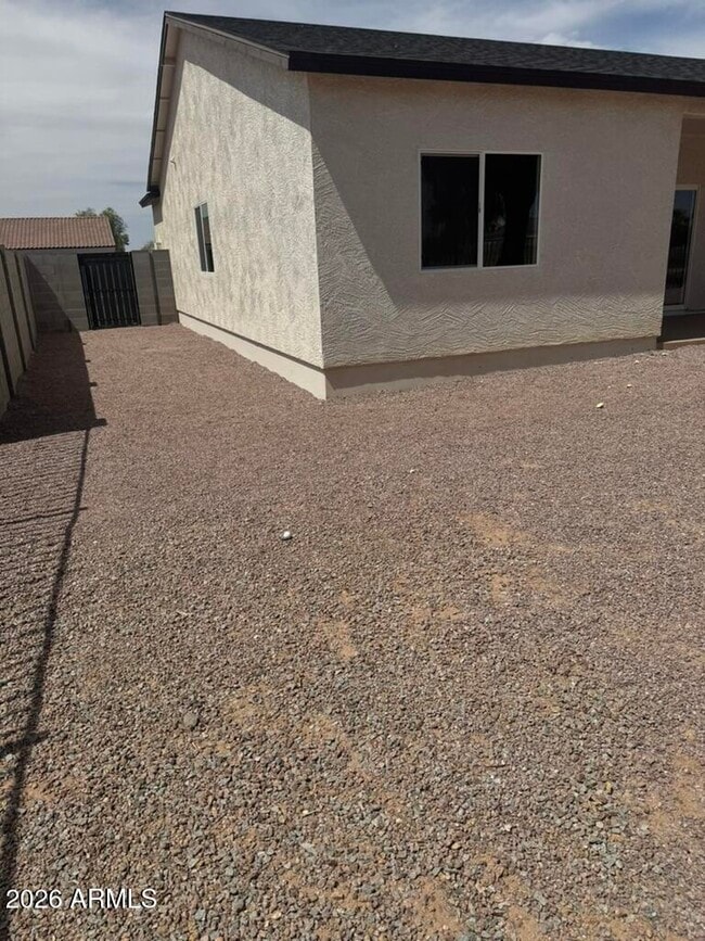 Building Photo - 15235 S Country Club Dr