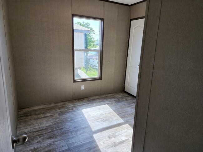 Building Photo - 415 County Rd 3560