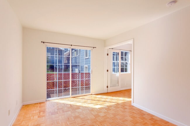 Building Photo - 544 Mississippi St