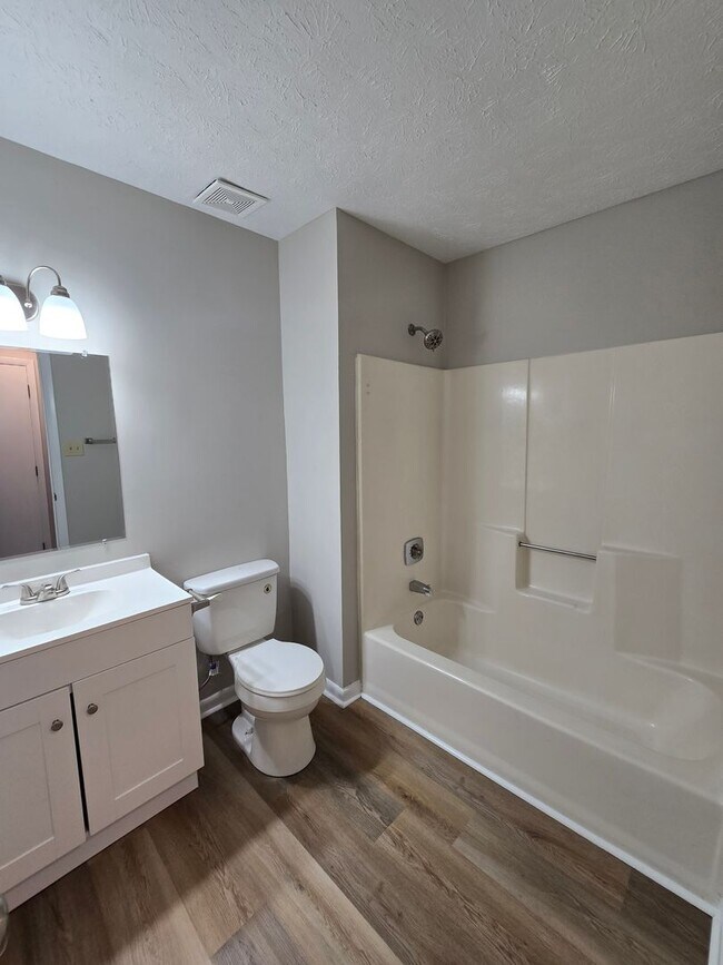 Building Photo - 7494 Beverly Dr