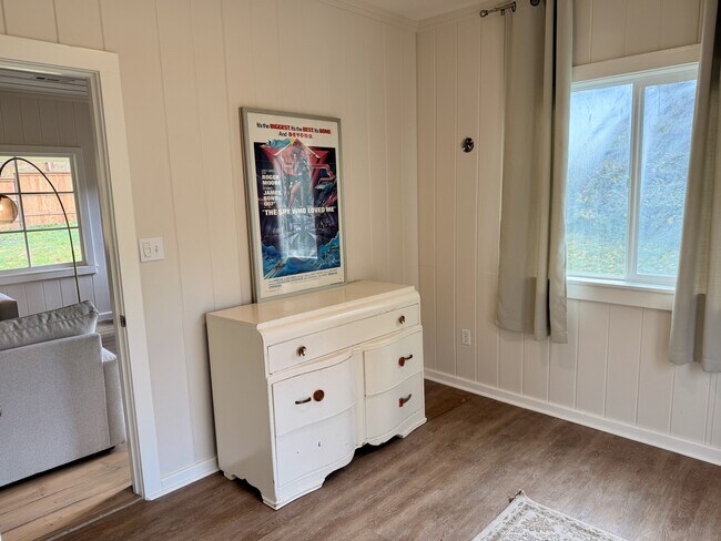 Building Photo - 2099 Emigrant Creek Rd