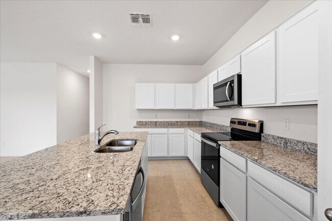 Building Photo - 4 Bedroom Home with Mountain Views Now Available!!!