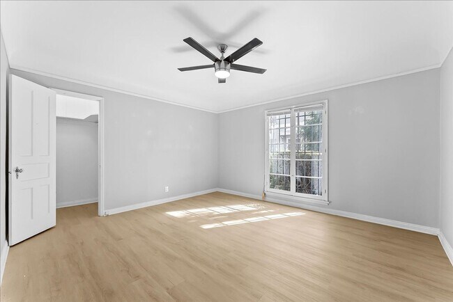 Building Photo - 335 N Genesee Ave