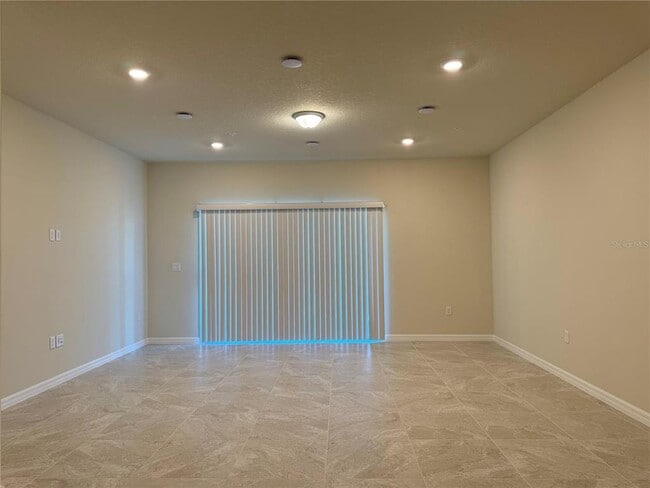 Building Photo - 3160 Emerald Acrs Ln