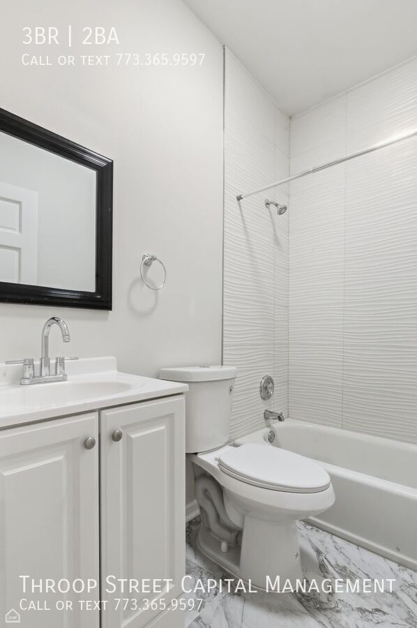 Building Photo - 6134 S Vernon Ave