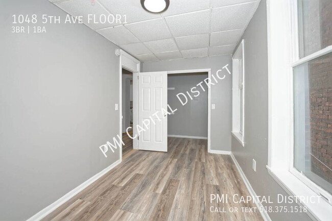Building Photo - 1048 5th Ave