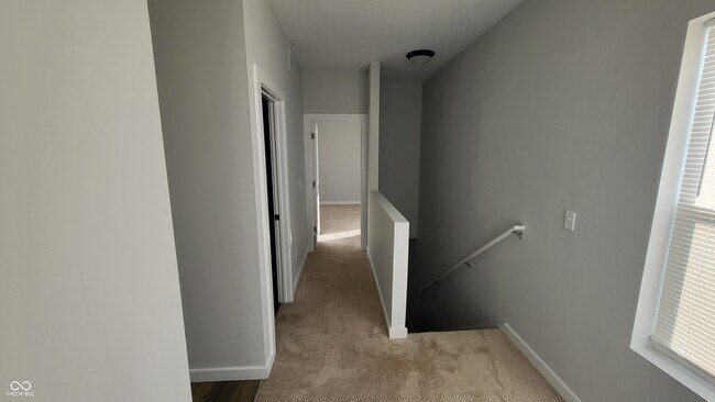 Building Photo - 515 N Oxford St