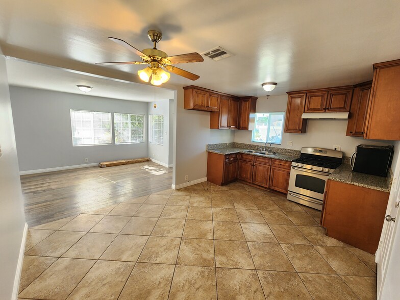 Building Photo - 7910 Nagle Ave