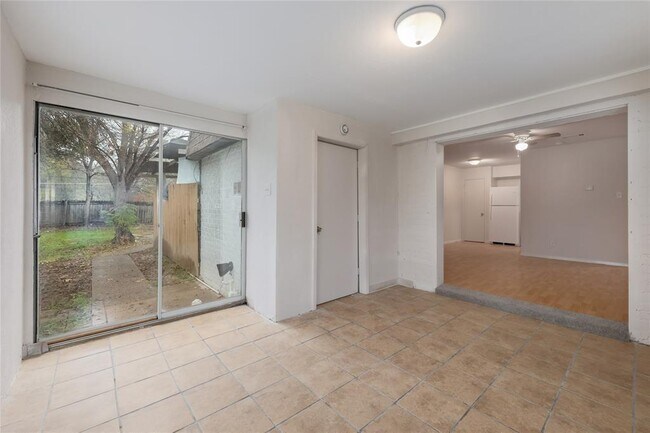 Building Photo - 2201 Mission Hill Dr