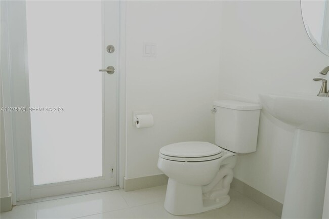 Building Photo - 9701 Blue Isle Bay