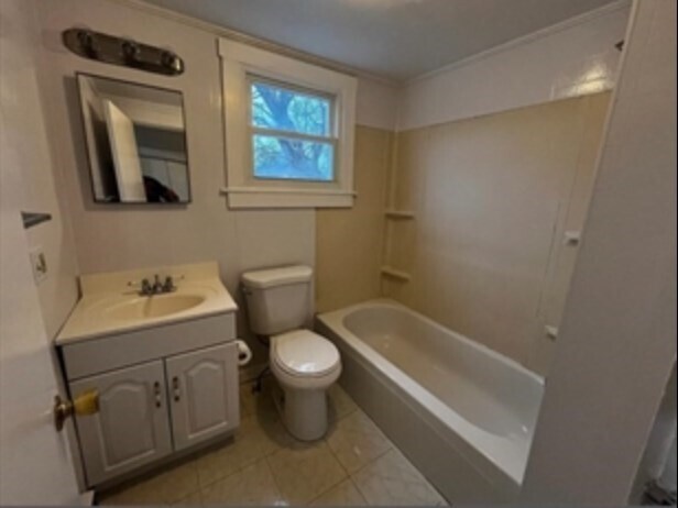 Building Photo - 600 Main St