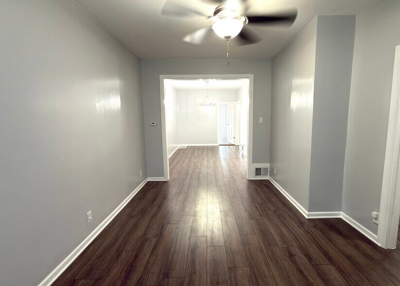 Building Photo - 4711 N Kenton Ave