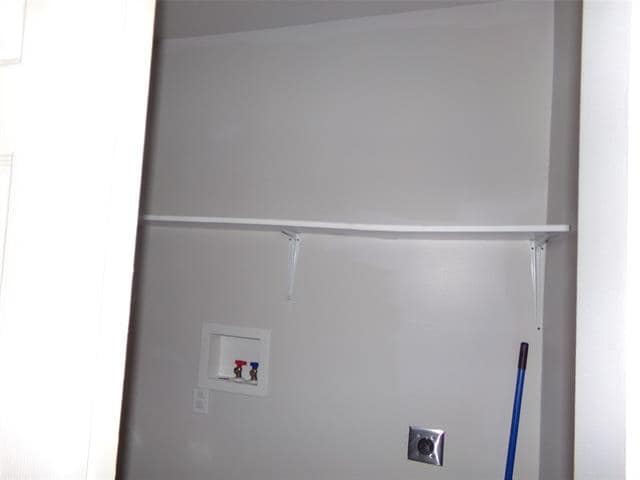 Building Photo - 1241 Sleepy Hollow Dr