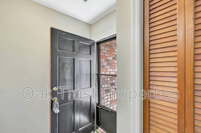 Building Photo - 4428 N Shirley Dr