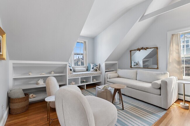 Building Photo - 3 Circle St