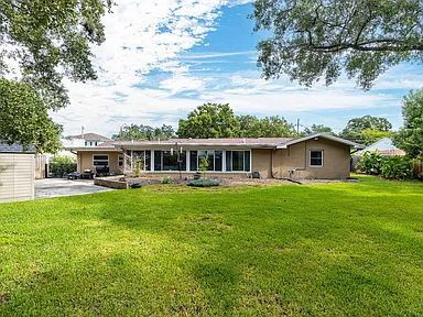 Building Photo - Rare South Tampa Rental in Virginia Park | Huge Private Backyard