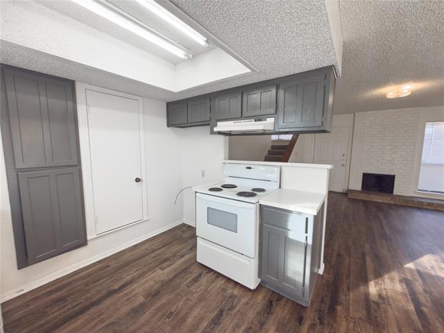 Building Photo - 4825 Diaz Ave