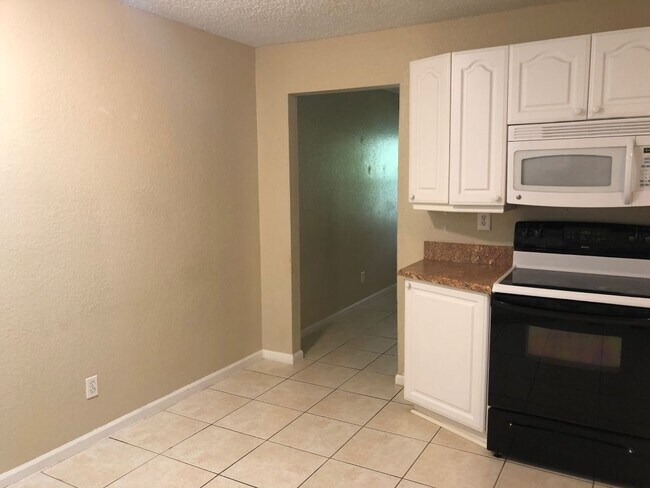 Building Photo - 510 M St