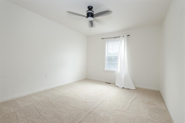 Building Photo - 122 Blakely Rd