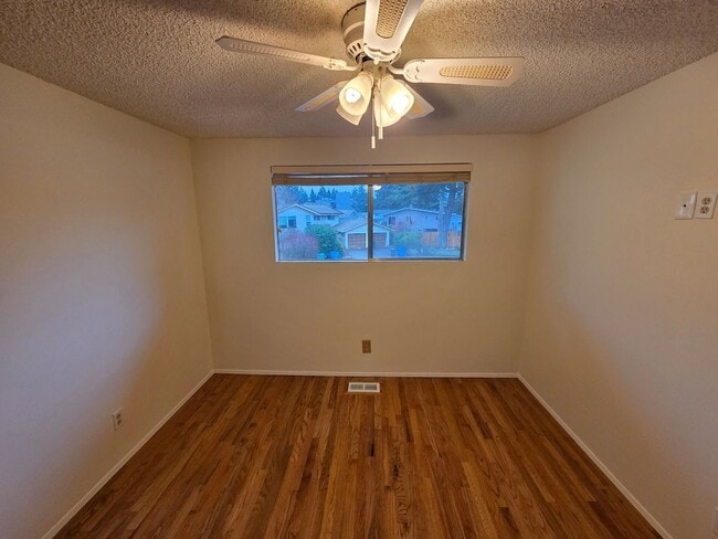 Building Photo - 2136 N 187th St