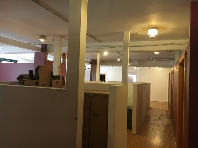 Building Photo - 3201-3209 N Clark St