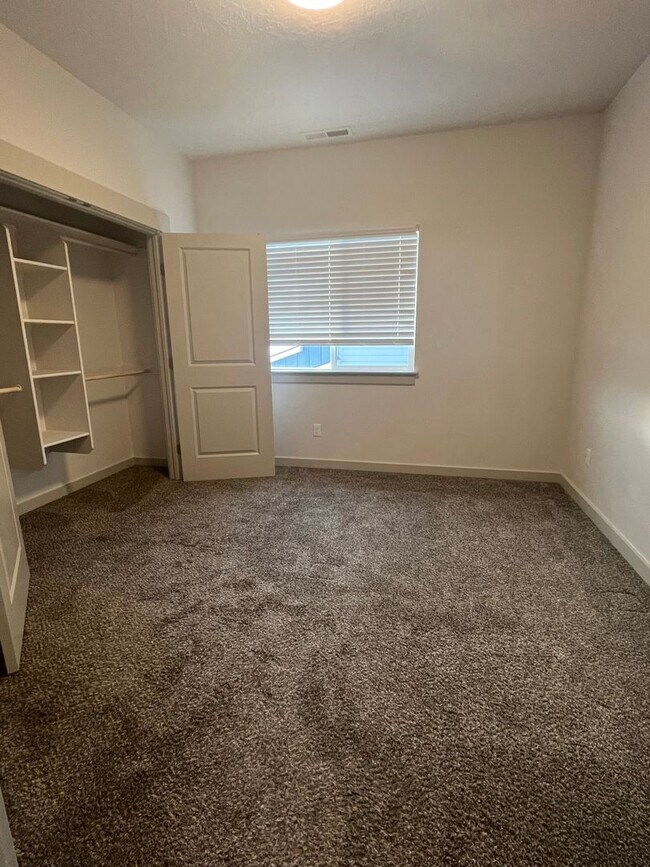 Building Photo - WELCOME TO SUNBEAM TOWNHOMES