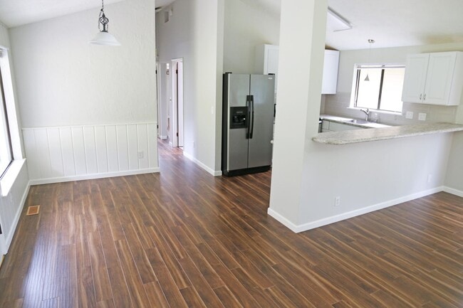 Building Photo - Collins View home- minutes to Lewis and Clark college! Featuring a basketball court, upgrades thr...