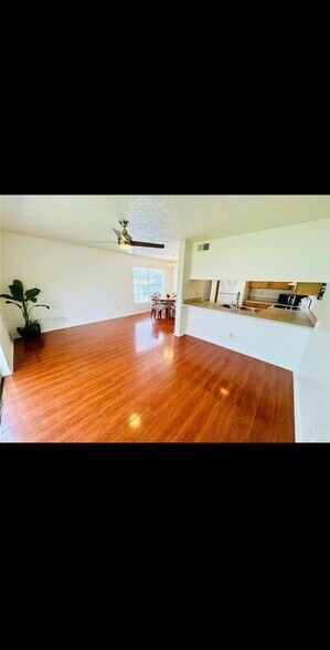 Building Photo - 5238 Sunridge Palms Dr