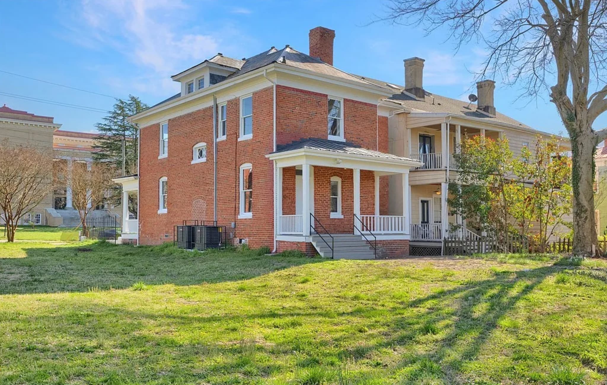 Building Photo - 507 W Washington St