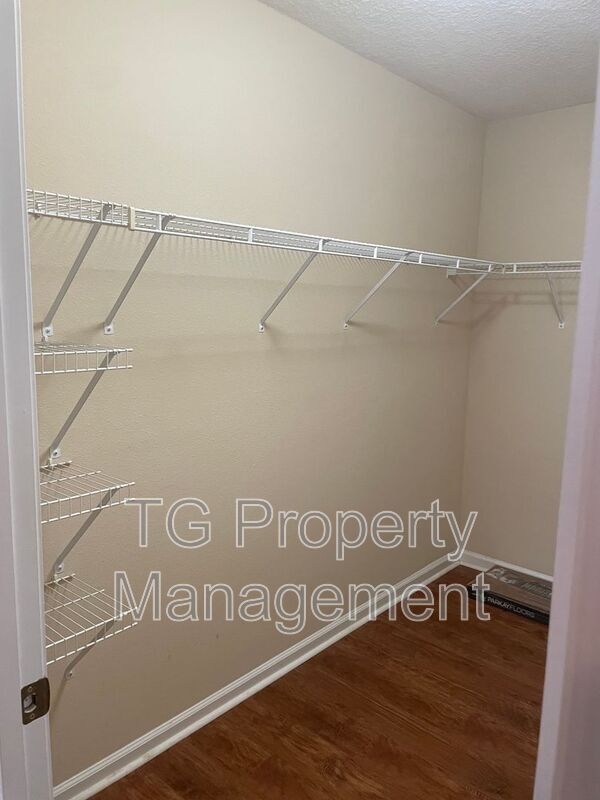 Building Photo - 575 Oakleaf Plantation Pky