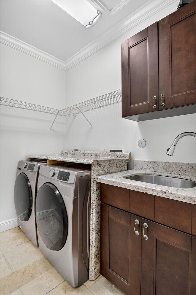 Building Photo - 13172 Doubletree Cir