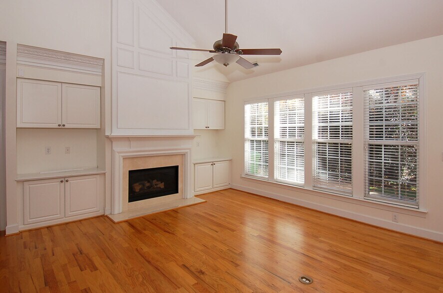 Building Photo - 3611 Lion Ridge Ct
