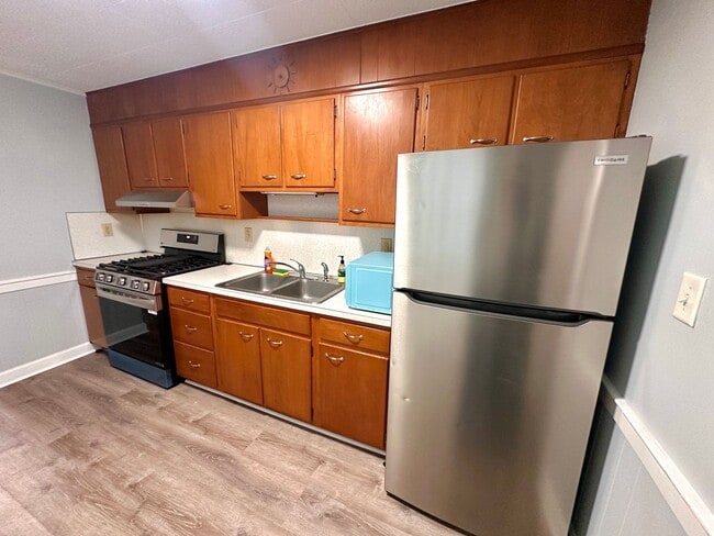 Building Photo - 546 N 11th St