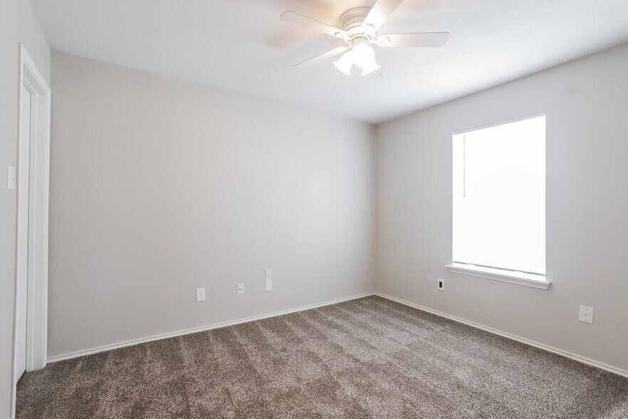 Building Photo - 7935 Raven Creek Ln