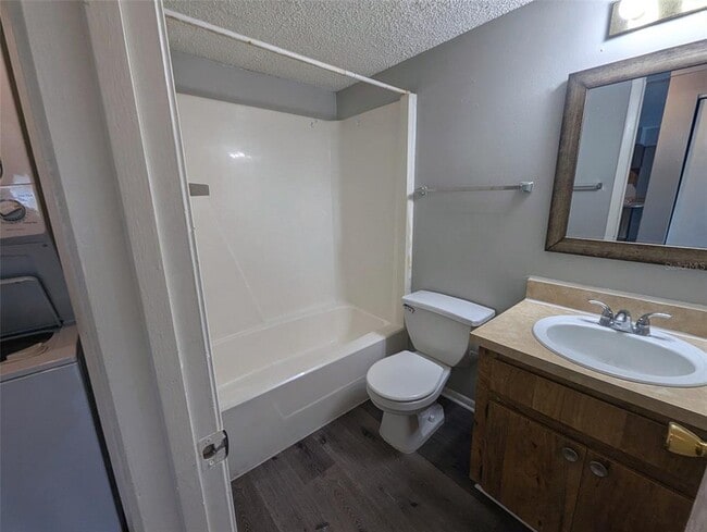 Building Photo - 228 Thorntree Pl