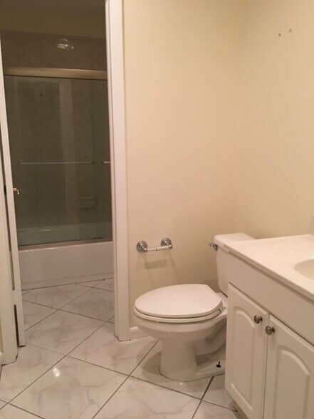 Building Photo - 9125 W Highland Pines Dr