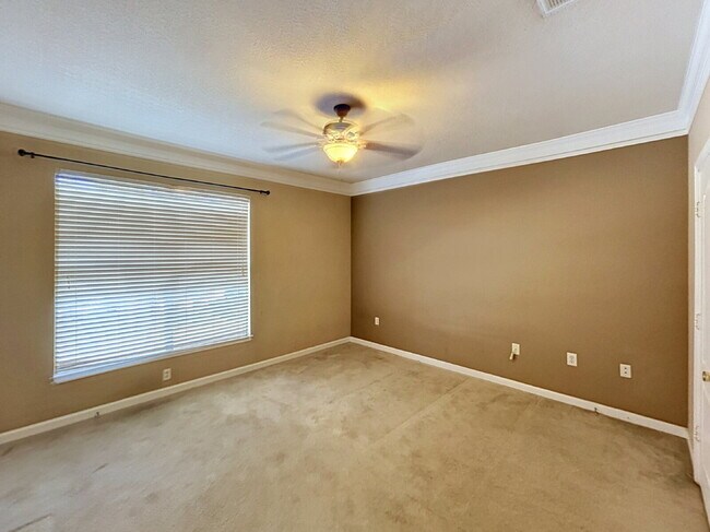 Building Photo - 10471 Villa View Cir