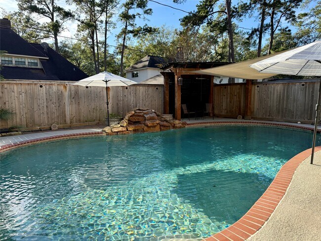Building Photo - 12907 Lake Mist Dr