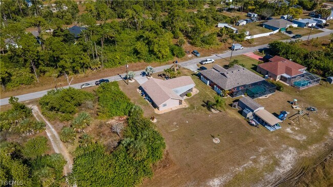 Building Photo - 720 Chavers St