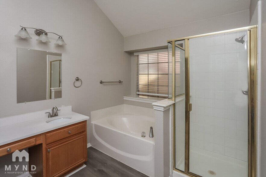 Building Photo - 515 Bristlecone Dr