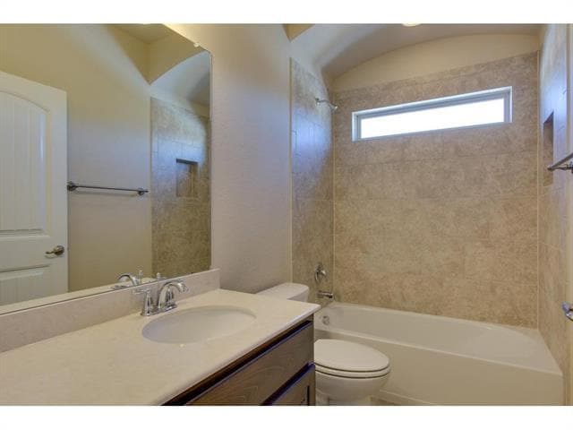Building Photo - 3800 Gennaker Dr