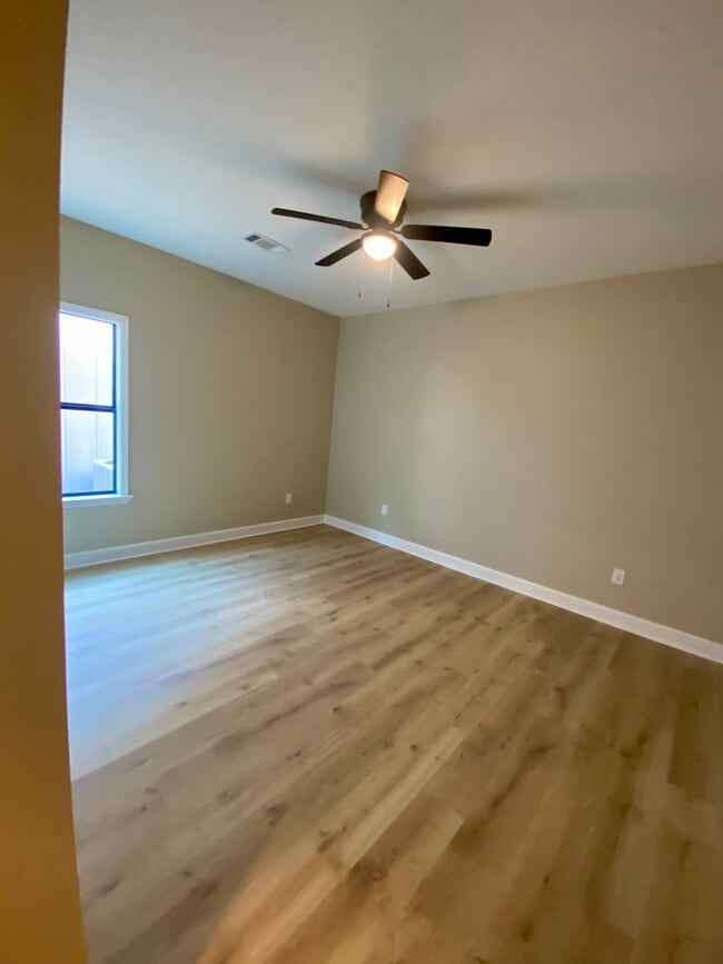 Building Photo - 230 Sylvan Rd