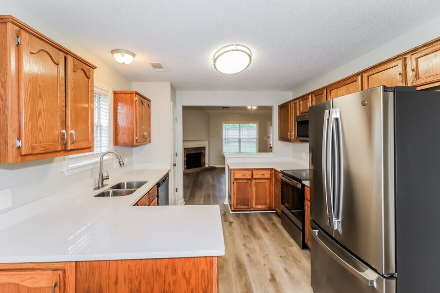 Building Photo - 10038 Cameron Ridge TR